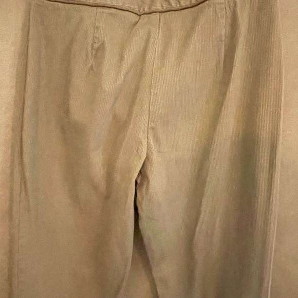 Liz Claiborne, Audra tan corduroy pants, Size 6 - Picture 4 of 5